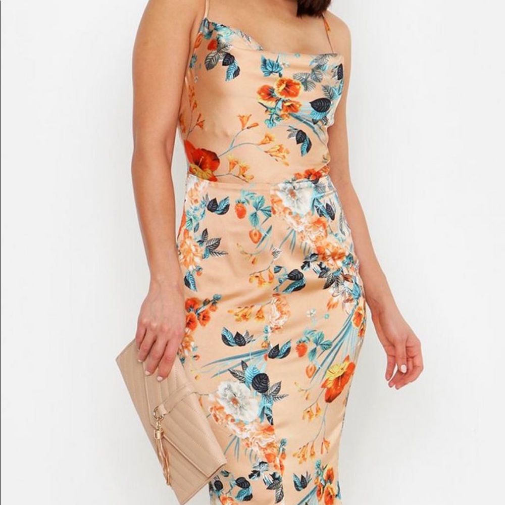 Beautiful Brand Boohoo Floral Dress